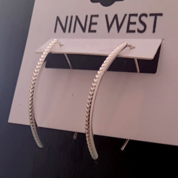 NINE WEST Mod/Contemporary Silver Chevron Textured Curved Threader Earrings**NEW - Picture 4 of 4